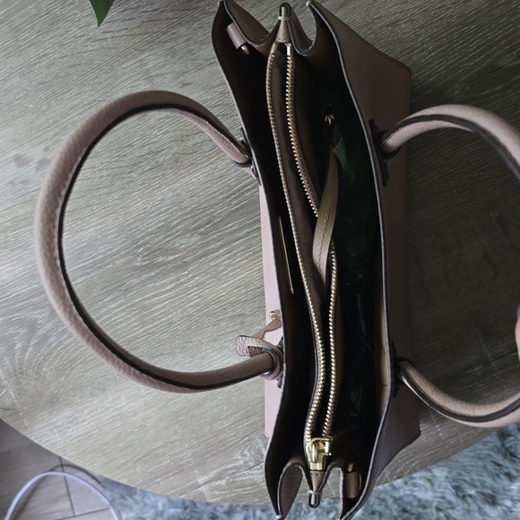 Michael kors purse - Picture 6 of 7